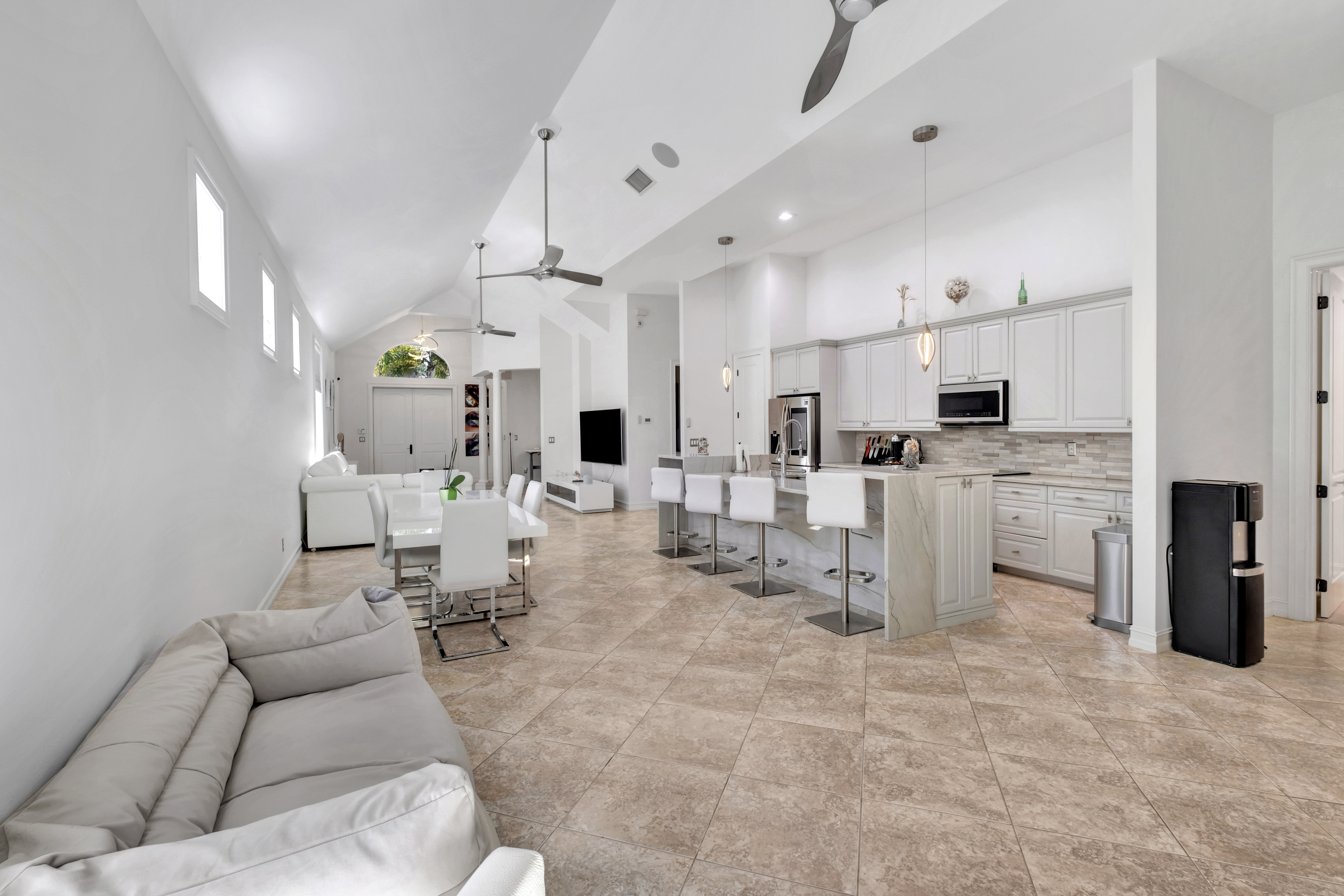 3005 Coco Ave — Kitchen, Dining & Living